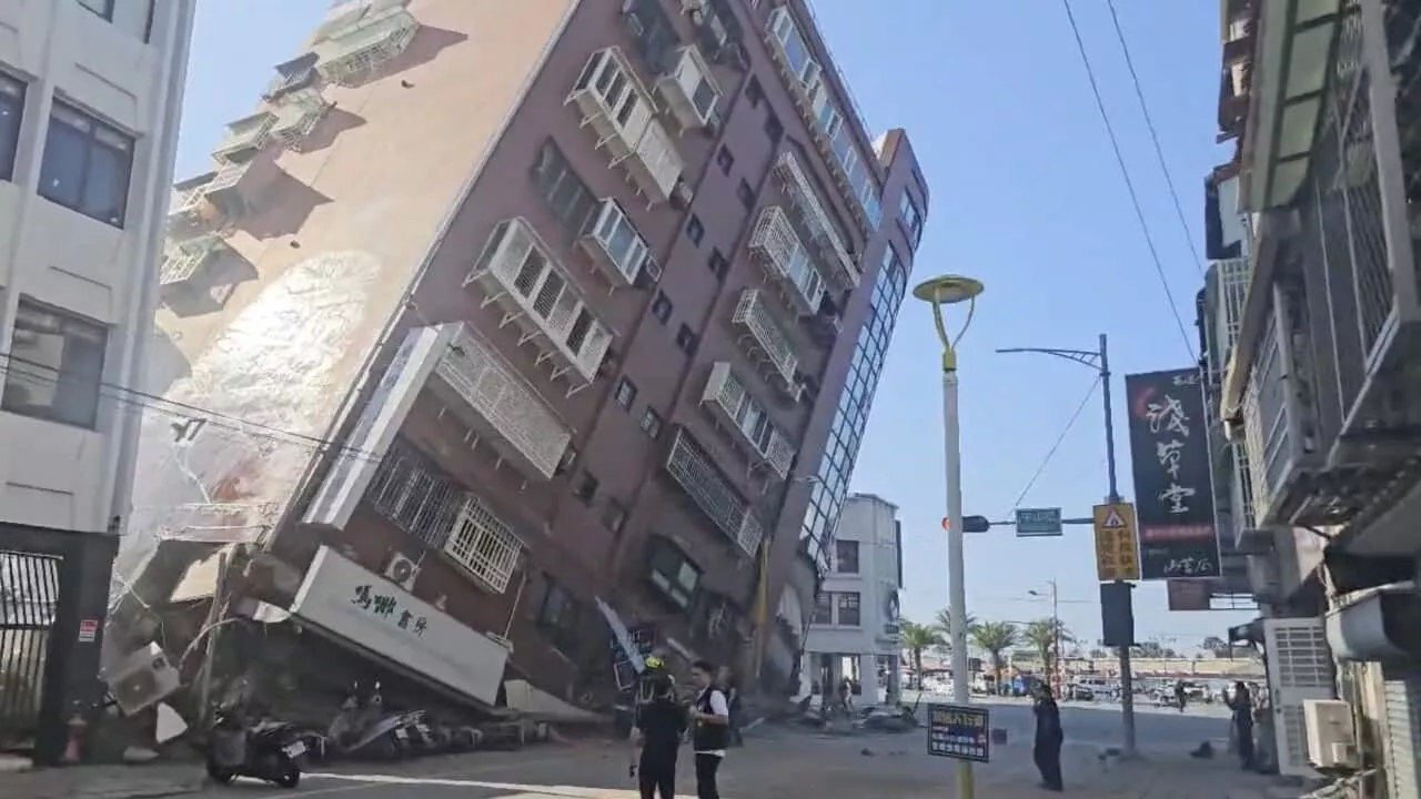 7.2 Magnitude Earthquake Hits Taiwan, Killing Four