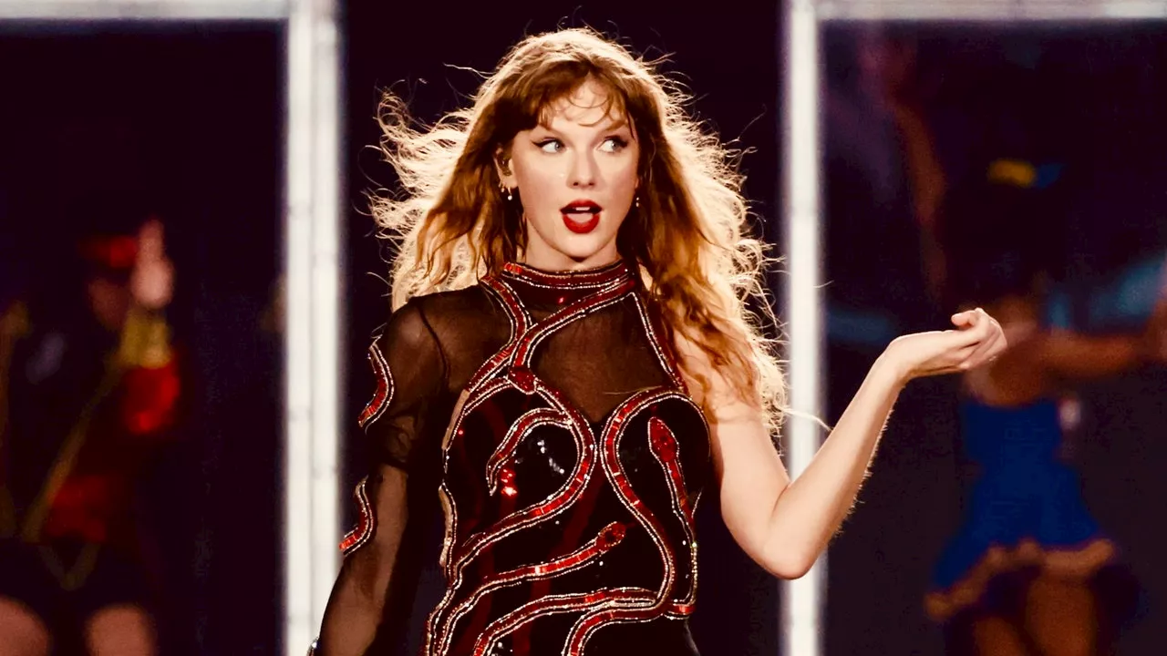 Shocker: Taylor Swift Is Now a Billionaire