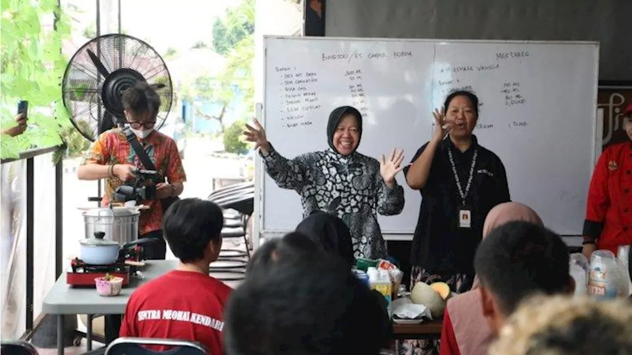 Mensos Ajak Para Penyandang Disabilitas di Kendari Belajar Wirausaha