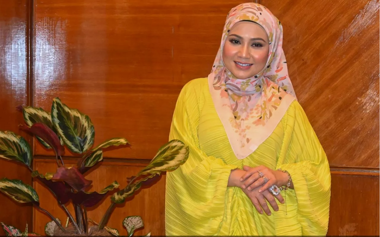 Radio Announcer Suria FM Accepts Mother-in-Law's Passing