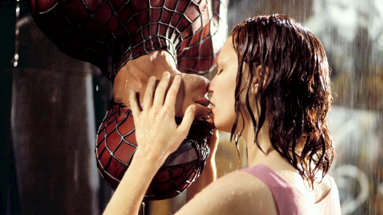 Kirsten Dunst sur le baiser de Spider-Man : « Il gelait et Tobey ne pouvait pas respirer »