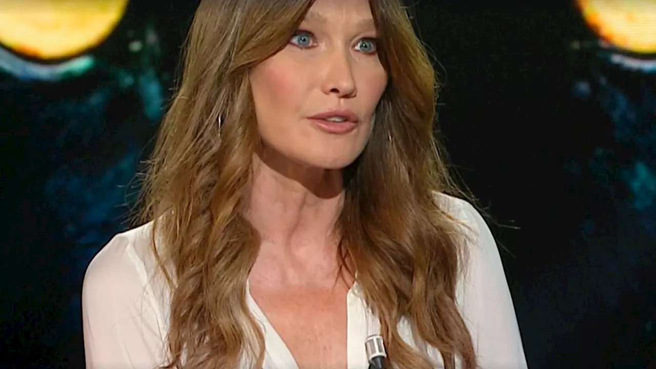 Carla Bruni a Belve: l'alcol, Sarkozy e la sorella Valeria Bruni Tedeschi «che deve smetterla di ritrarmi come un'ubriacona»