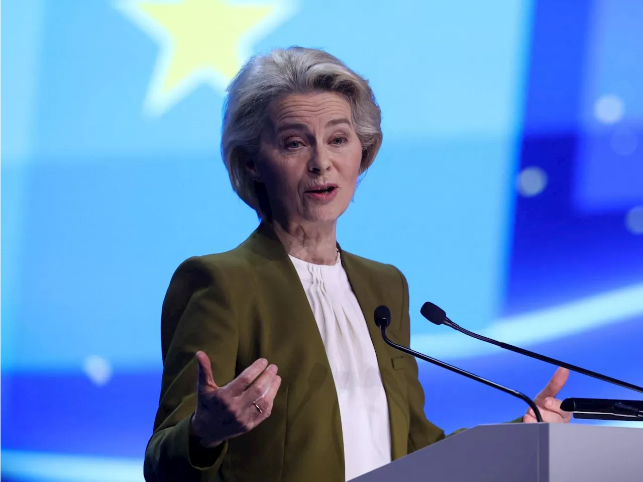 Europee, come von der Leyen cambia la sua immagine: 'Chiamatemi Ursula'