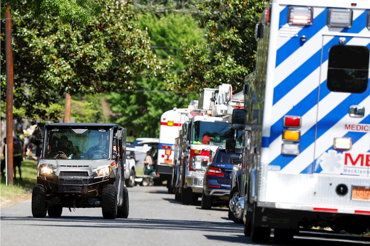 Four law officers serving warrant killed, four wounded in North Carolina shootout