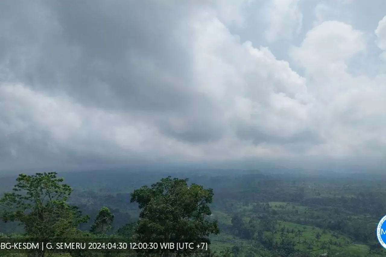 Gunung Semeru kembali erupsi selama 104 detik