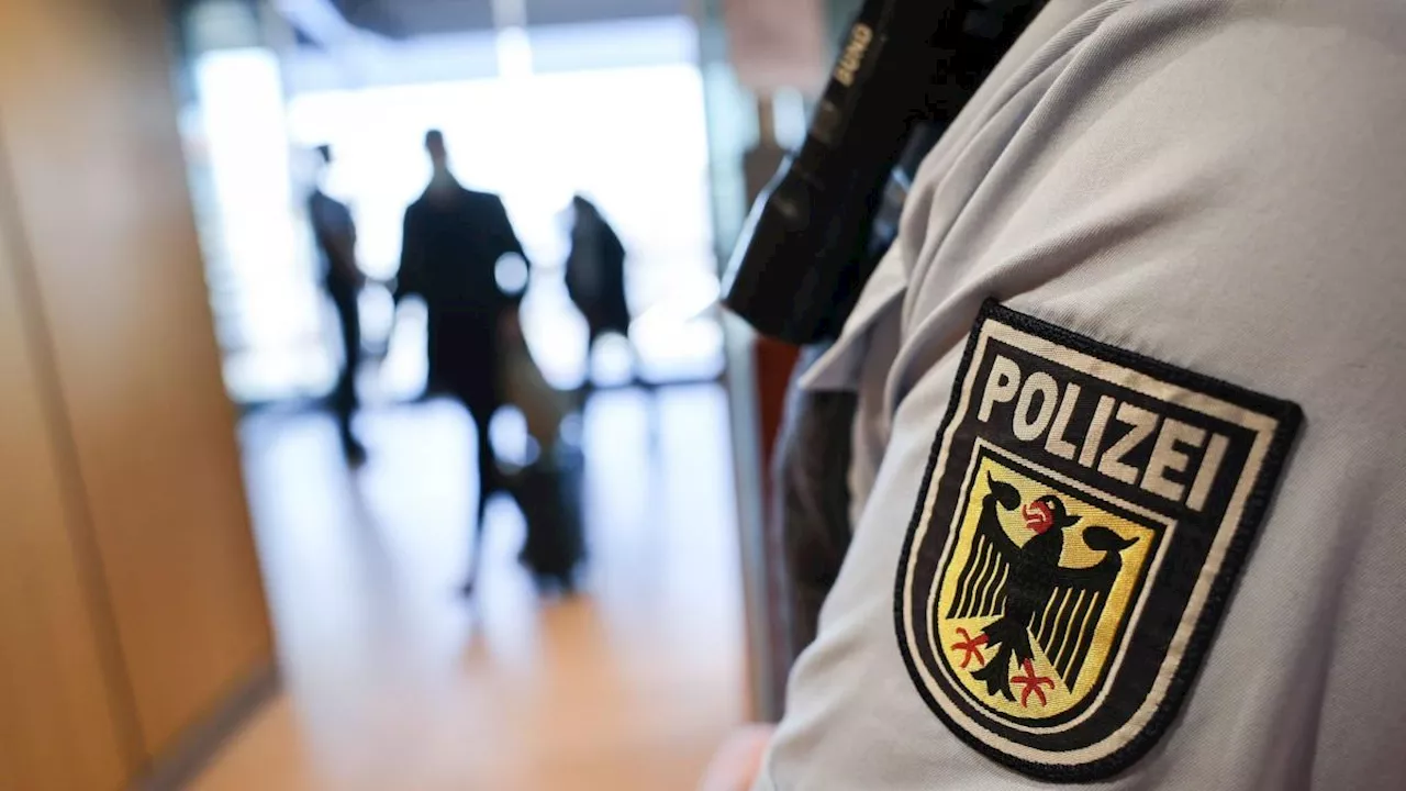 Unbekannter belästigt 16-Jährige im Zug von Augsburg nach Bobingen