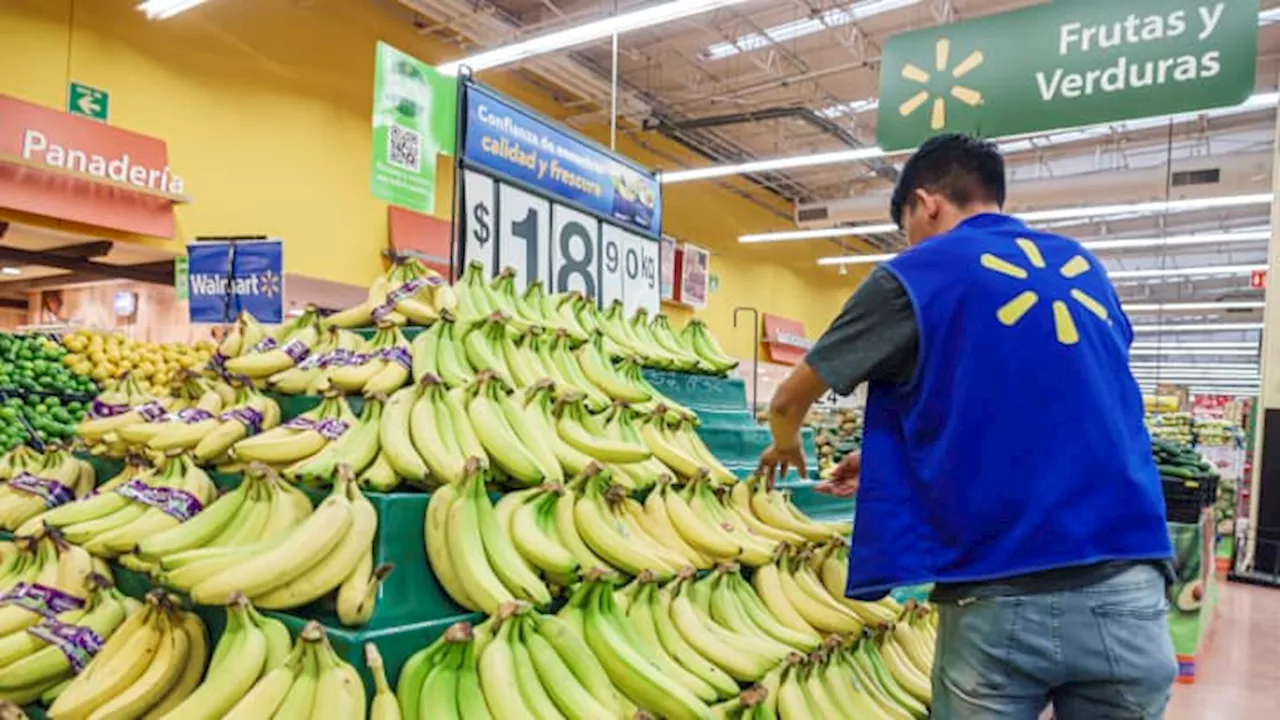 A new Walmart in-store AI is giving employees advice on how to sell products before it's too late