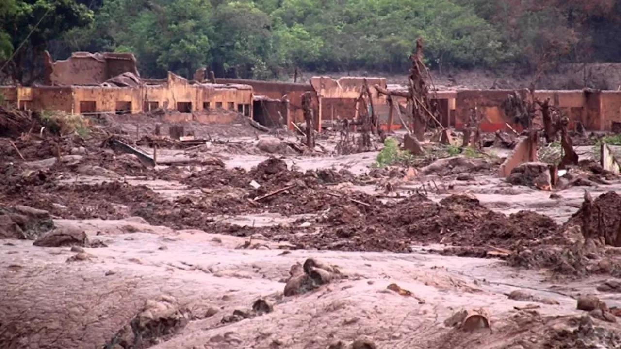 Tragedia della diga di Mariana, Bhp e Vale offrono 25 miliardi al Brasile per 19 morti e danni per 100 anni