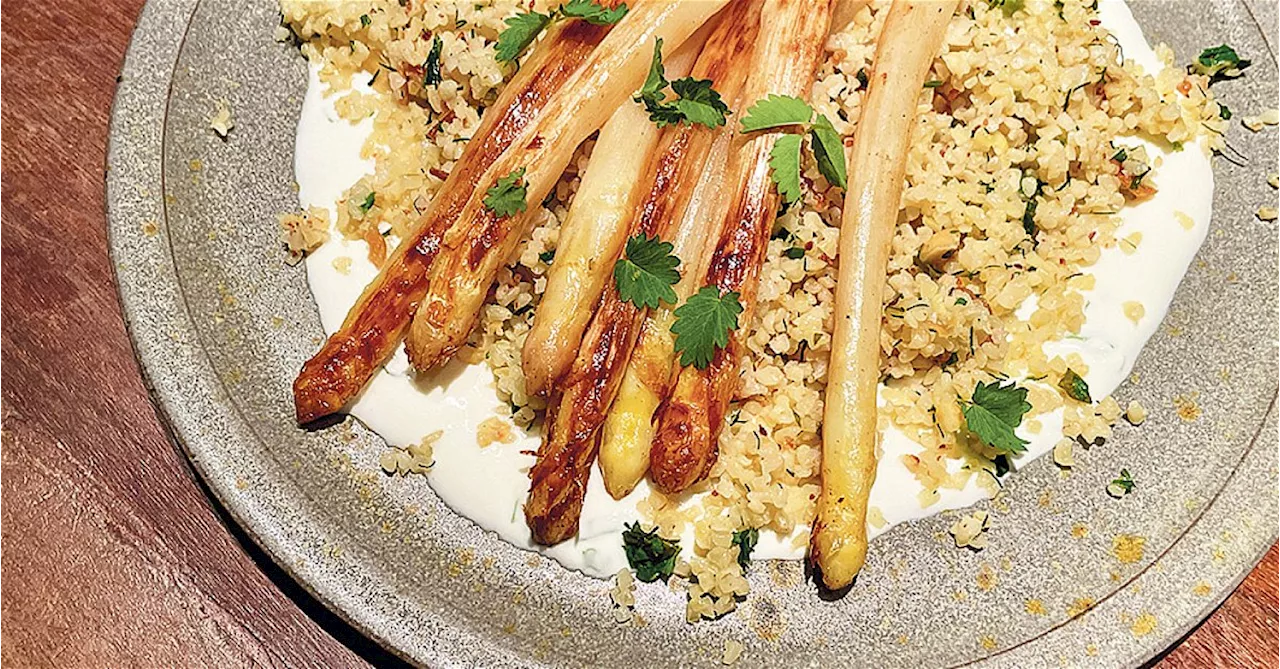 Pflanzen in den Mittelpunkt: Spargel trifft Bulgur