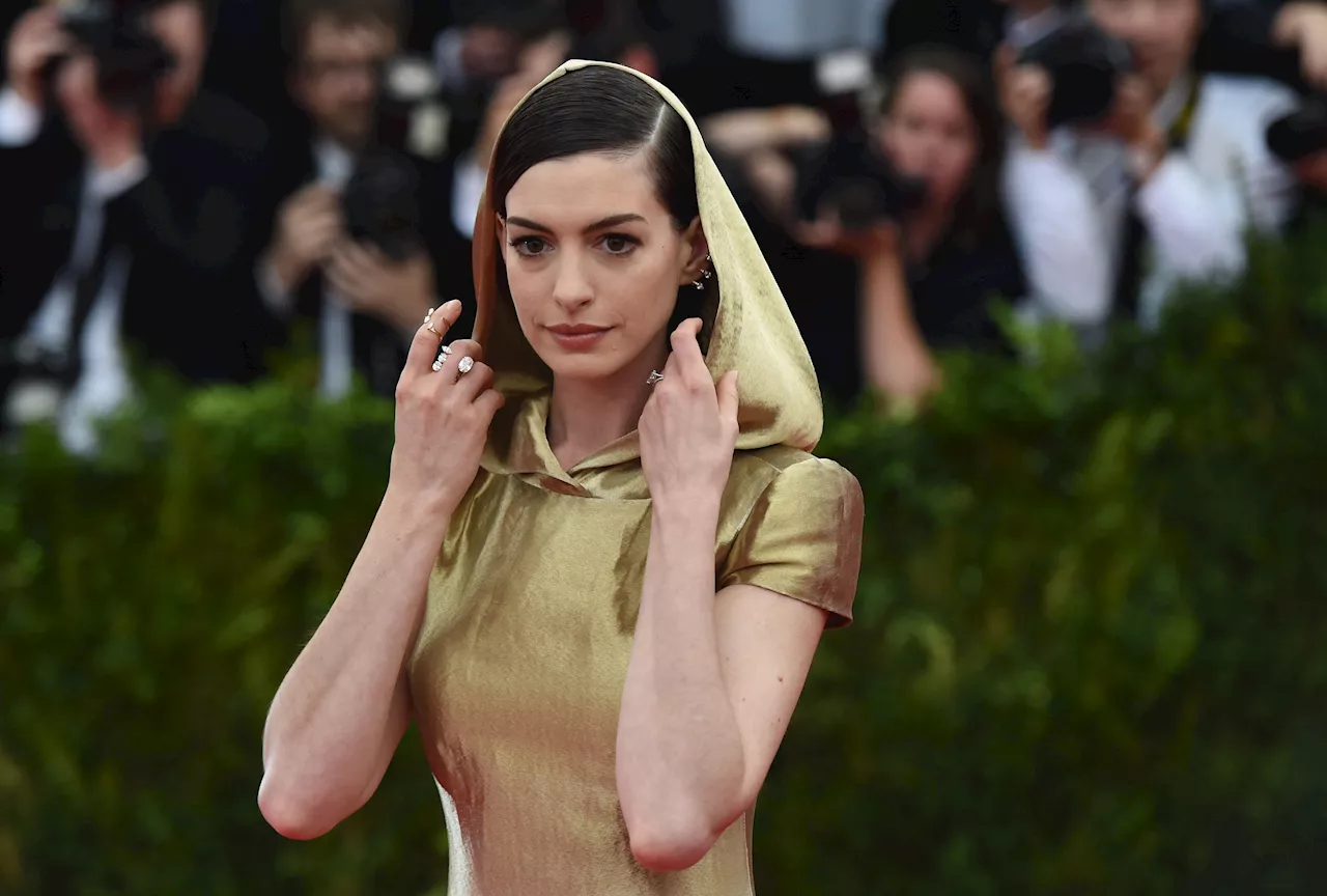 Anne Hathaway Met Gala: All Her Looks Over the Yeares