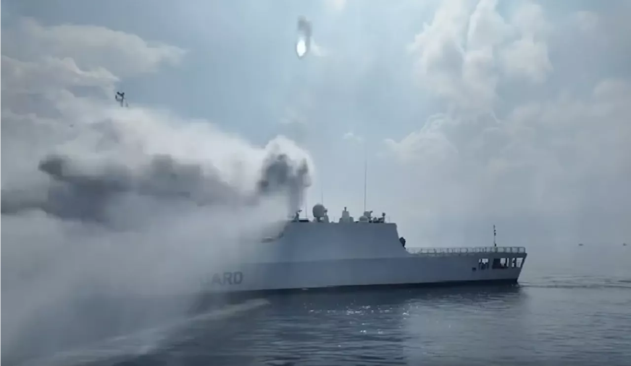 Mga barko ng PCG at BFAR, binomba na rin ng tubig ng China Coast Guard malapit sa Scarborough Shoal