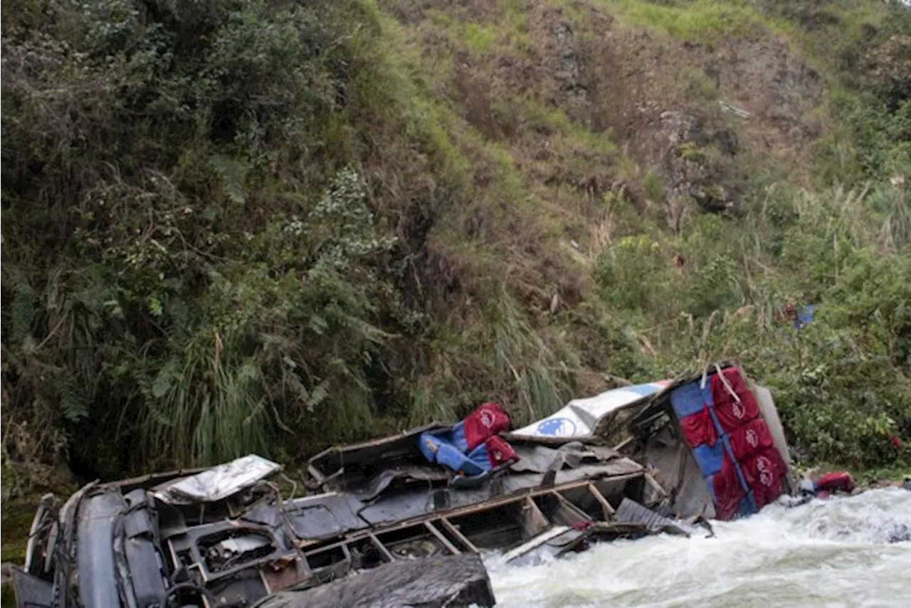 Zeker 25 doden bij busongeluk in Peru