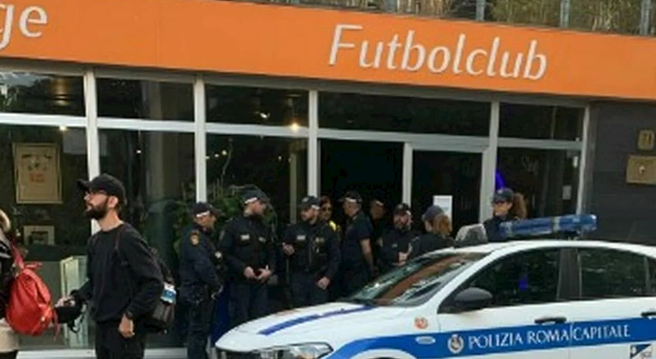 Roma, sgomberato il circolo Orange Futbolclub al Villaggio Olimpico. Onorato: «Doveva 5,4 milioni al Comune»