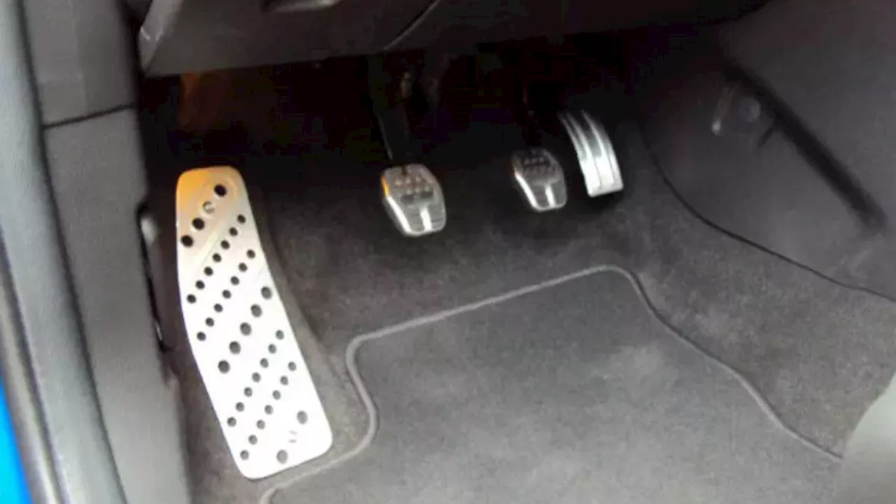 Car Tips: Dead Pedal कार में क्‍यों होता है जरूरी, जानें क्‍या होते हैं फायदे