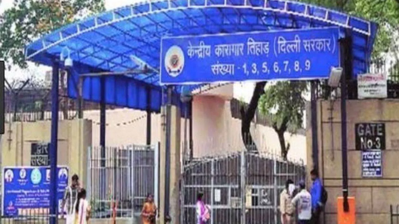 Tihar Jail: तिहाड़ जेल डीजी पद के लिए दावेदारों के बीच रस्साकशी शुरू, चर्चा में ये नाम आगे