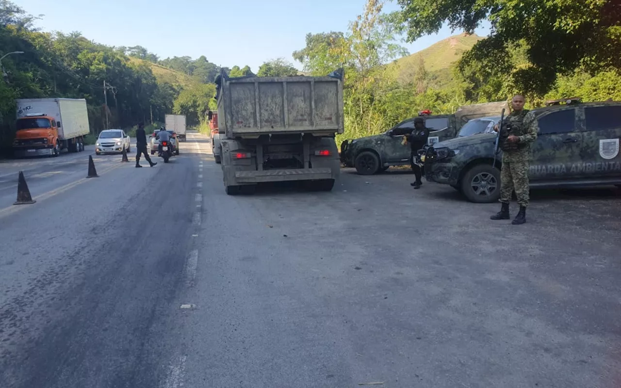 Ação da Guarda Ambiental de Barra Mansa e PM fiscaliza transporte de resíduos