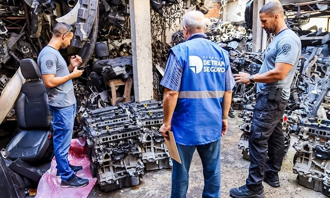 Força-tarefa encontra carros e motores roubados em ferro-velho e loja de peças de Bangu