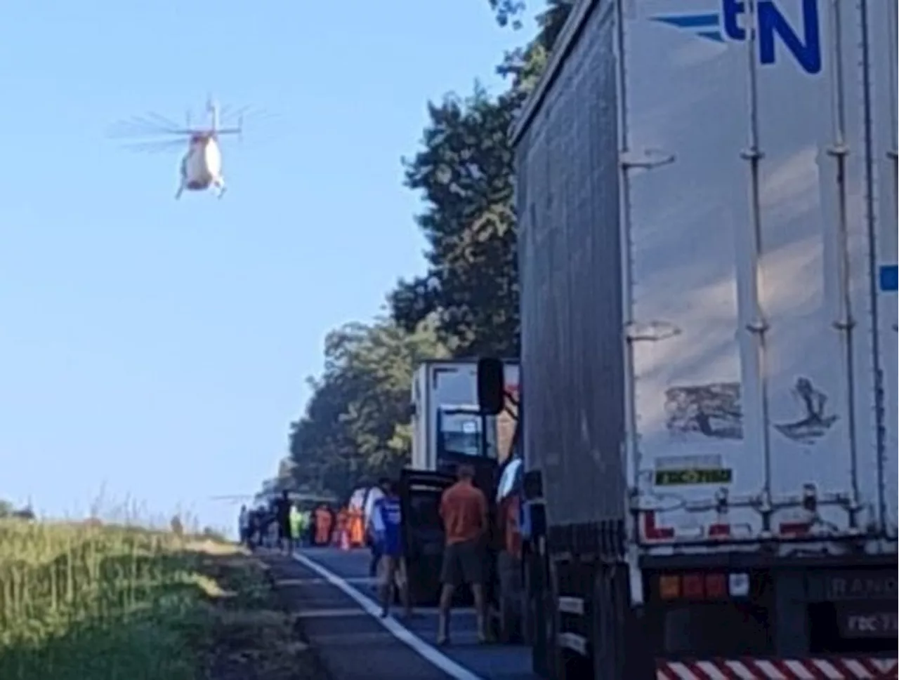 Van atropela 15 ciclistas na BR-040, na região Central de MG