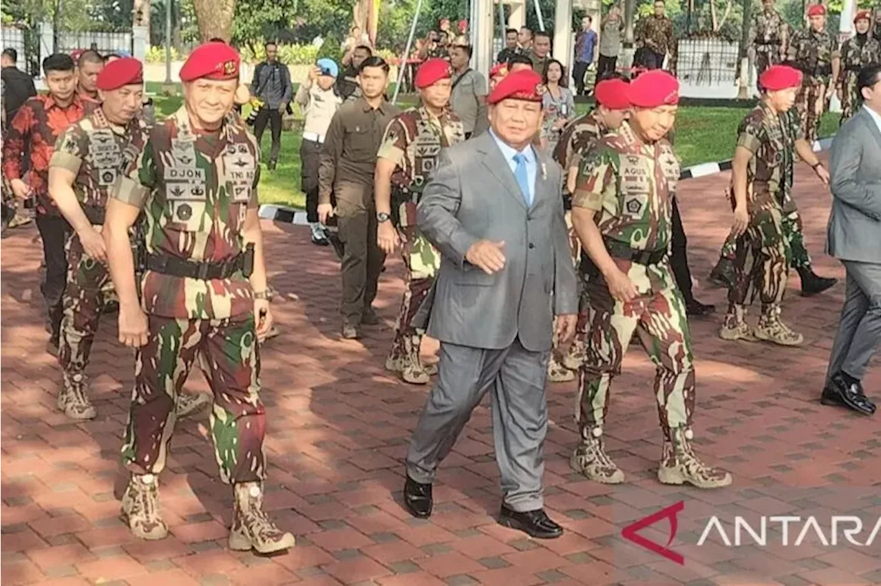 Prabowo Hadiri HUT Kopassus, Lihat Pejabat TNI yang Mendampingi