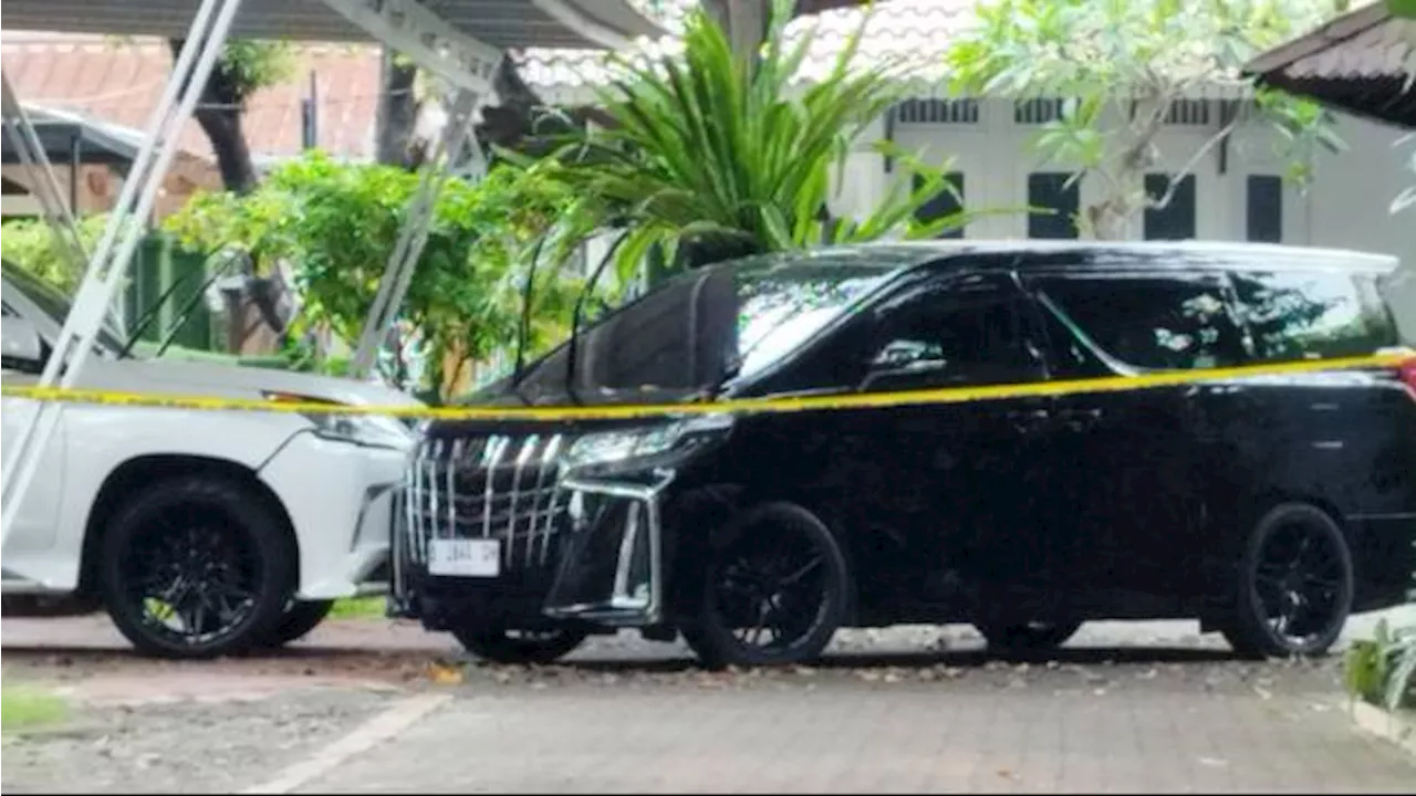 Selain Pistol, Ditemukan Tisu Magic hingga Uang Asing di Mobil Alphard, Diduga Milik Brigadir RAT