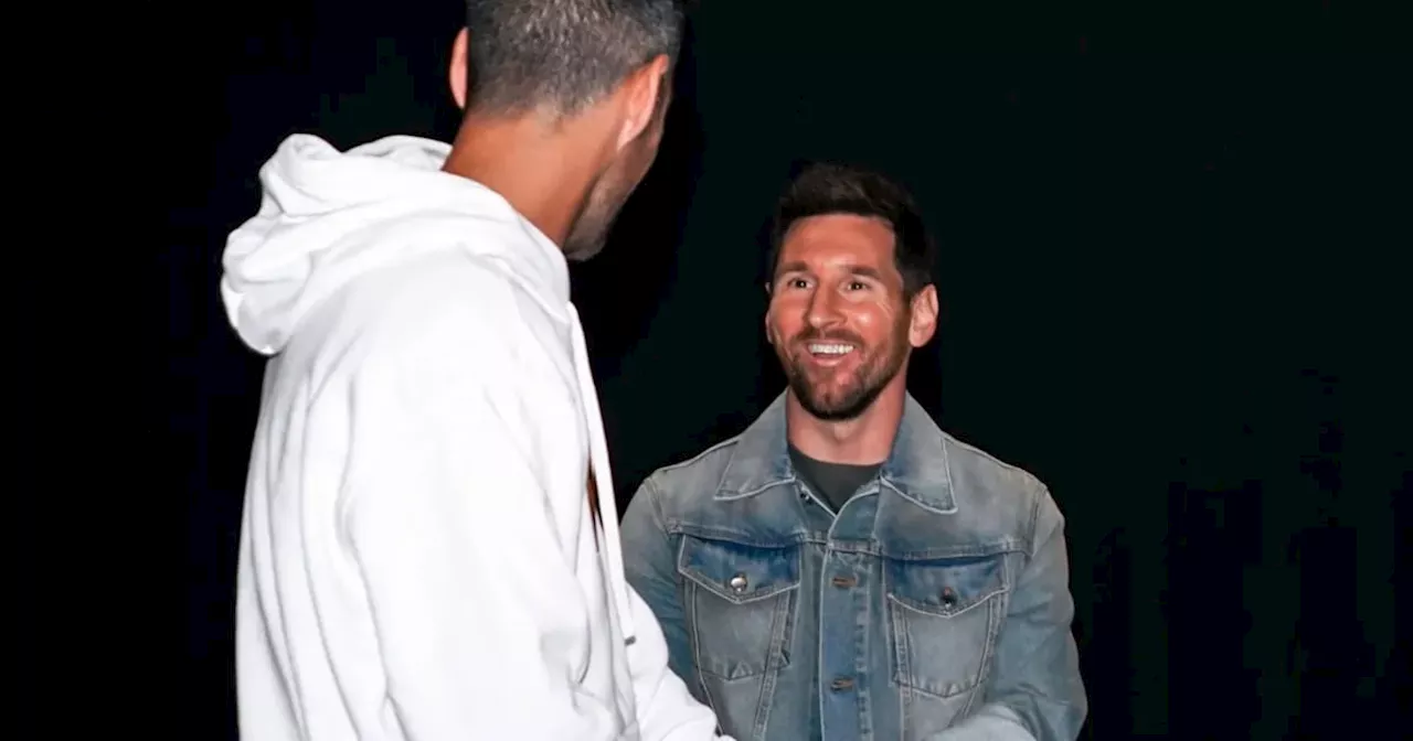 Lionel Messi viendo la NBA: fue al estadio para Miami Heat vs. Boston Celtics