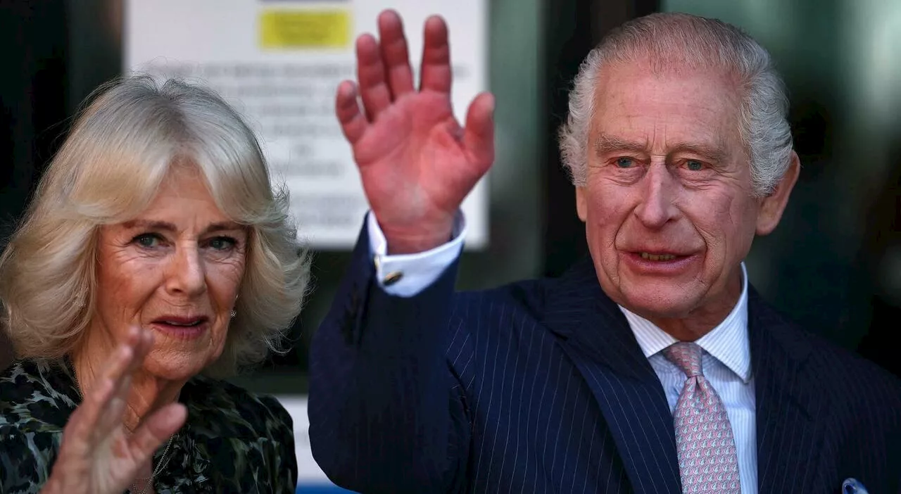 Re Carlo, prima volta in pubblico dopo la diagnosi di tumore. Buckingham Palace: «No comment sulla salute»