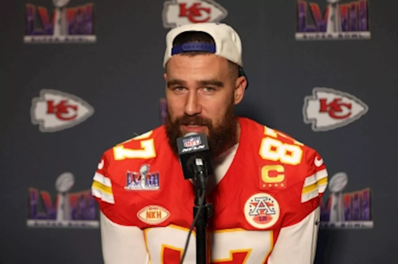 Swift’s boyfriend Kelce signs contract extension with NFL Chiefs