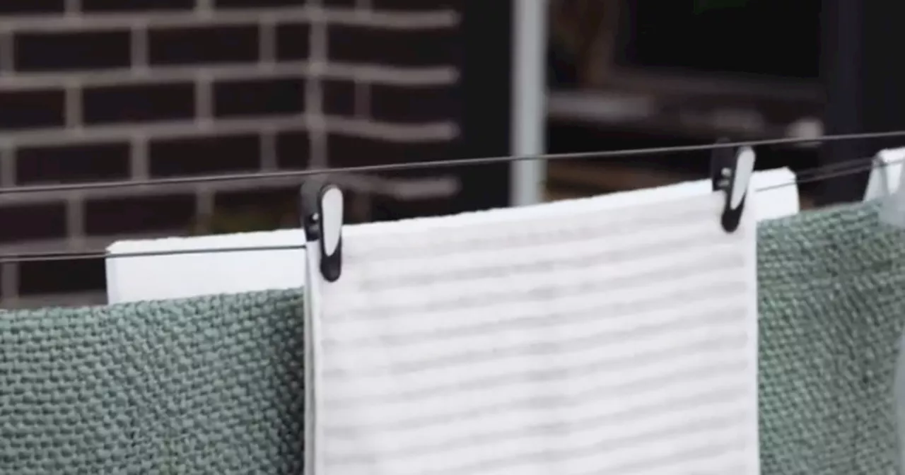 Amazon's retractable washing line that 'fits four loads' less than £18