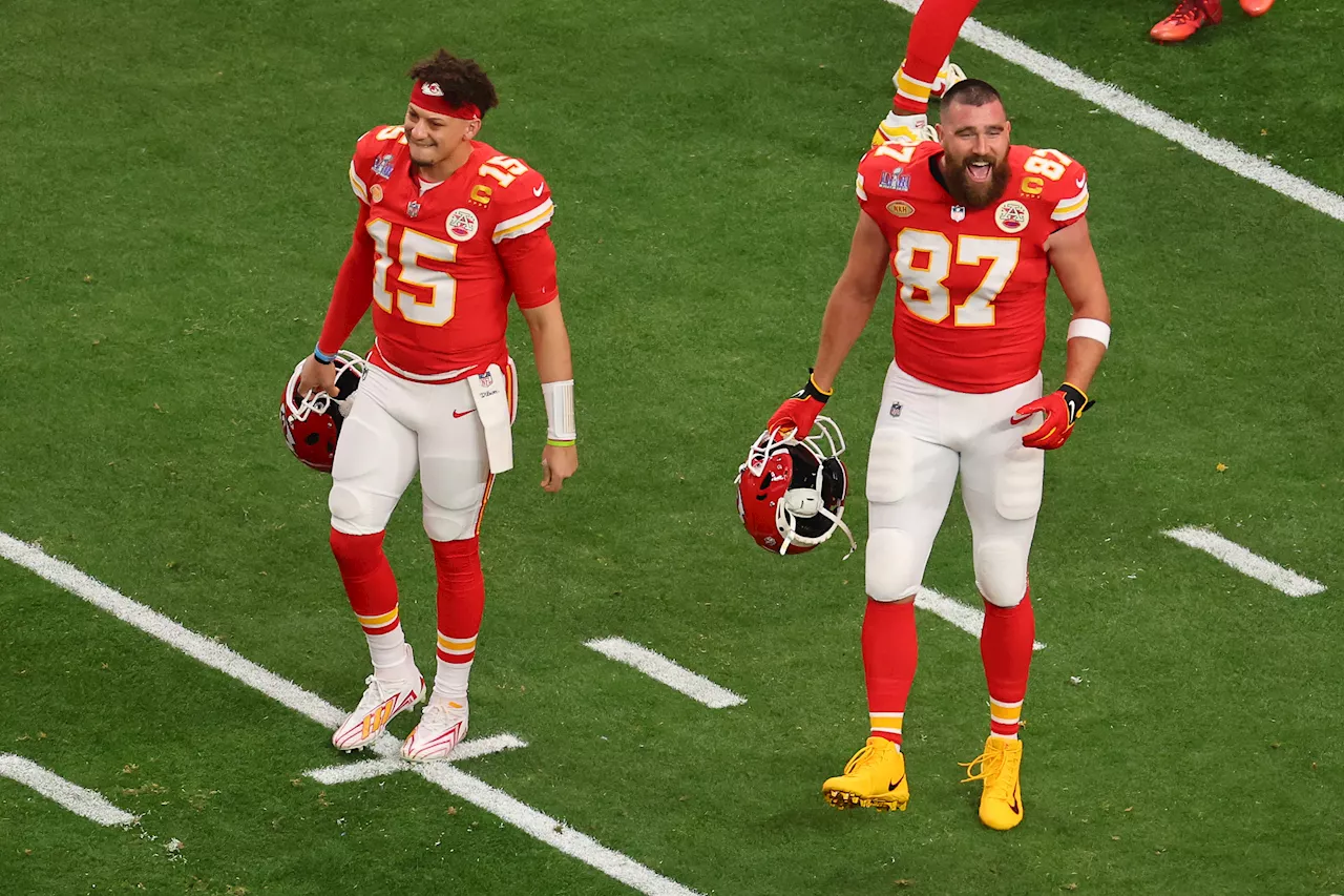 Patrick Mahomes, Tyreek Hill React to Travis Kelce's Record-Breaking Contract with Chiefs