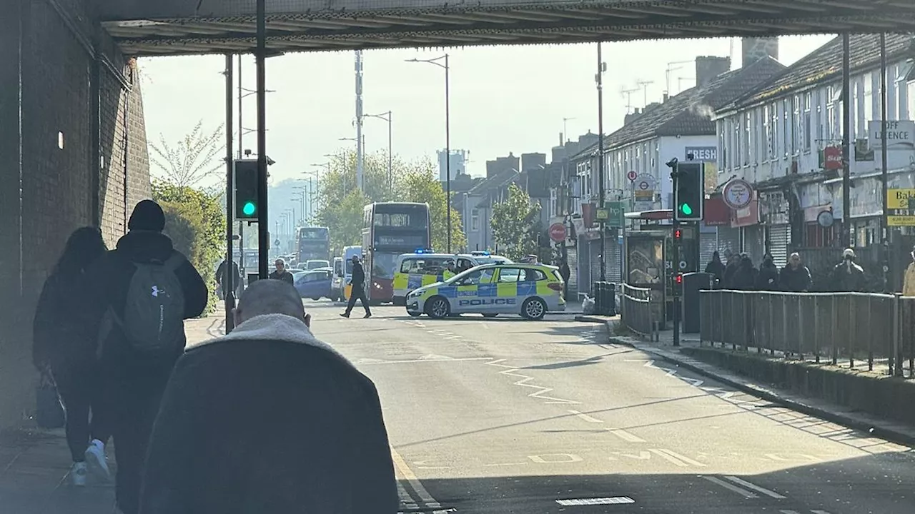 'Muss schrecklich gewesen sein': Mann mit Schwert attackiert Menschen in London