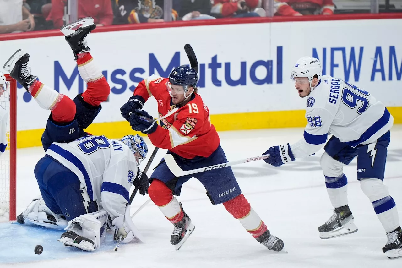 Sergei Bobrovsky makes 31 saves, Panthers top Lightning to advance to 2nd round