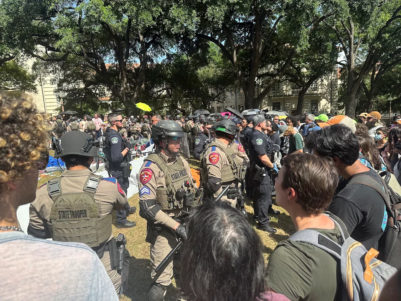 Israel-Hamas war protesters and police clash on Texas campus