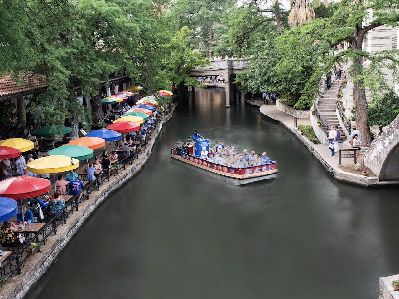 Man with 'Edgar' haircut spotted swimming laps in San Antonio River