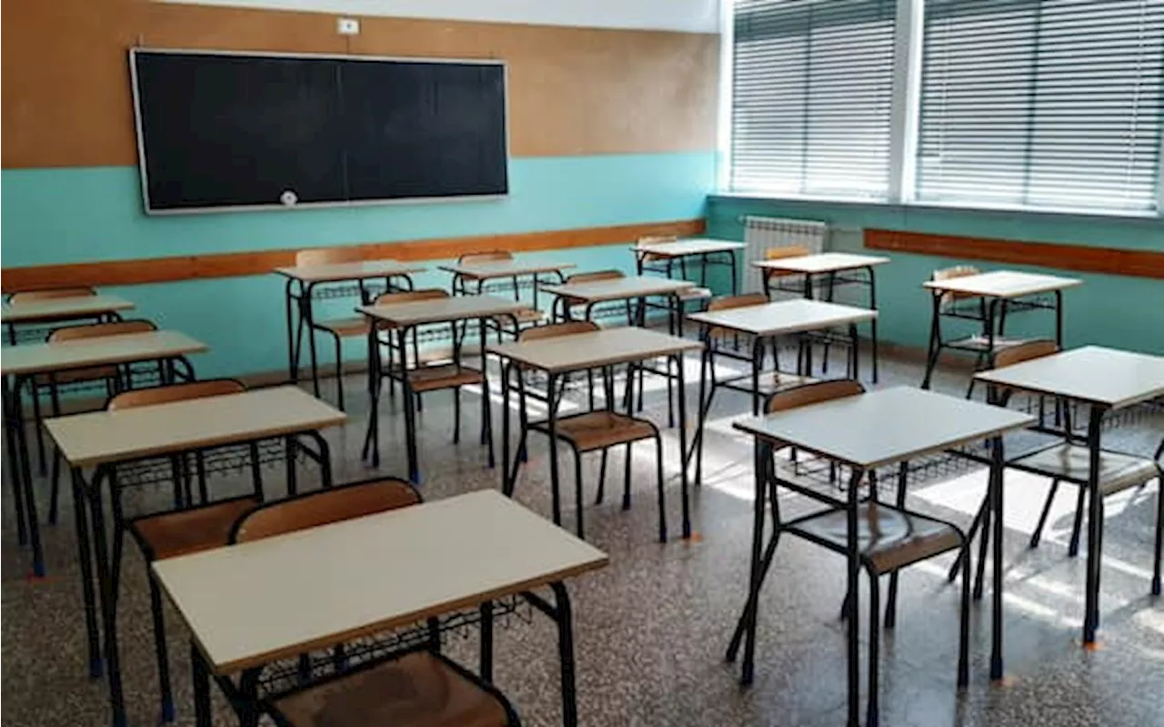 Arezzo, violenze sessuali su due bambini davanti alla scuola: arrestato un pakistano