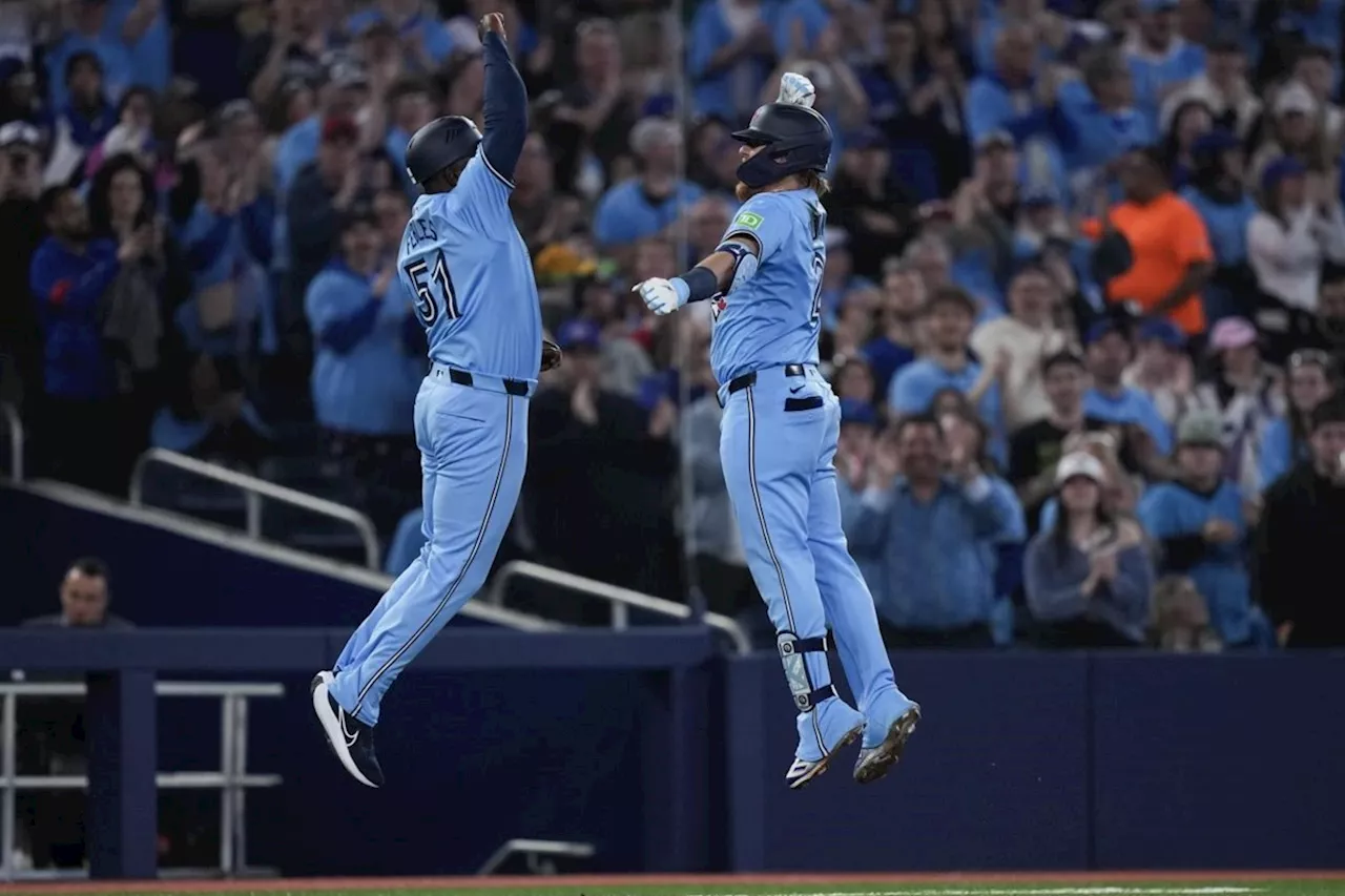 Turner's twin blasts power Blue Jays past Royals 6-5; Toronto wins two straight