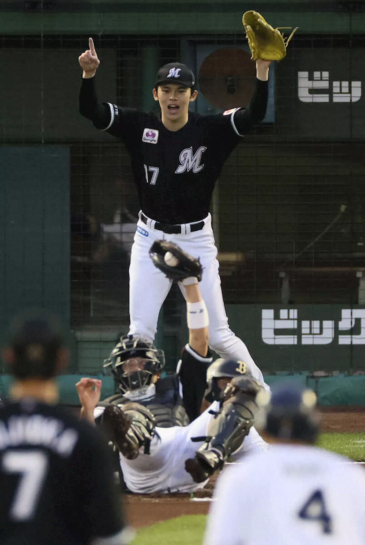 ロッテ・朗希 親友・宮城との投げ合い制した 4戦連続HQSで今季初2桁10K3勝目