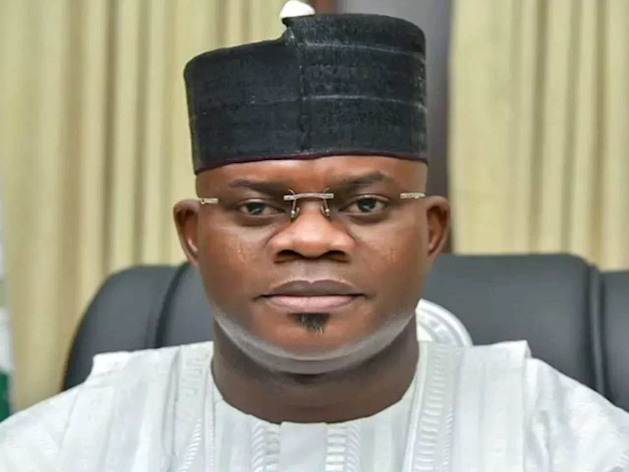 Pro-EFCC, pro-Yahaya Bello protesters at agency Hqtrs