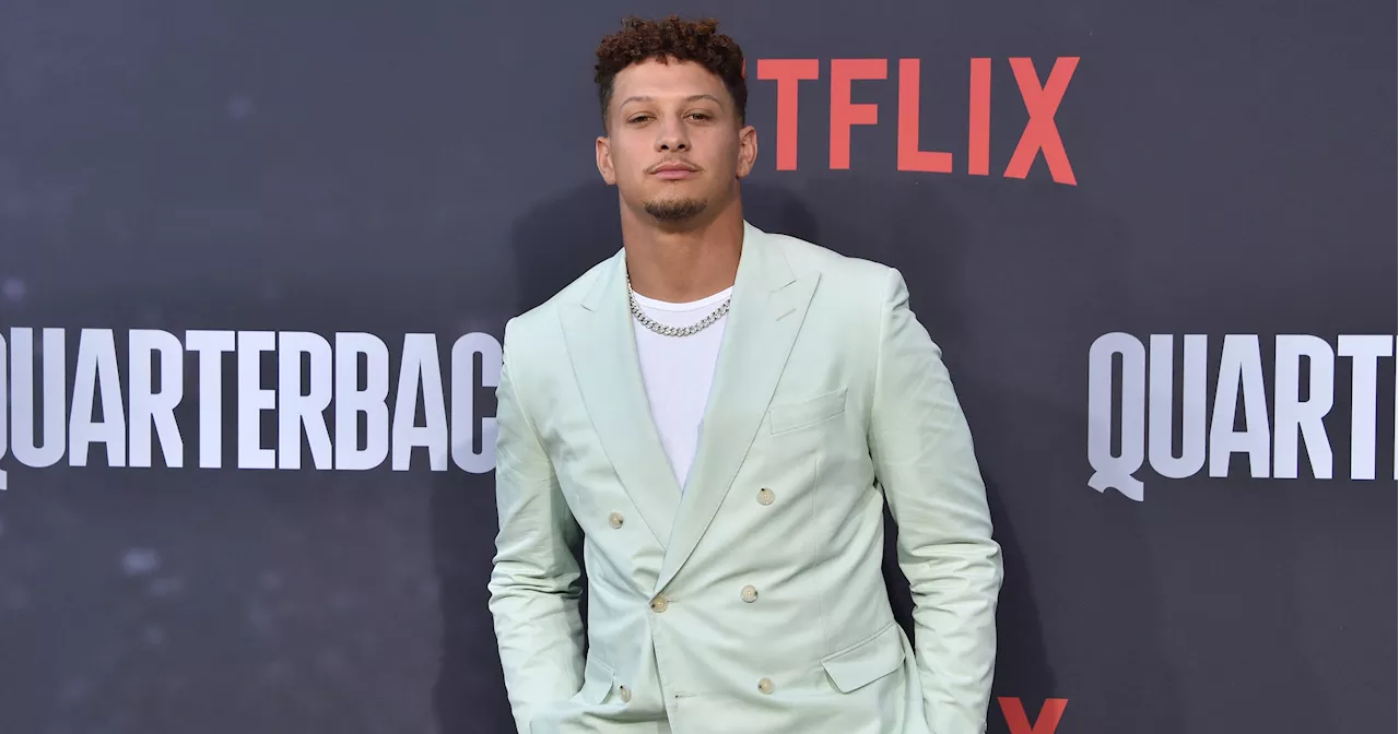 Patrick Mahomes Joins Logan Paul for WWE Draft