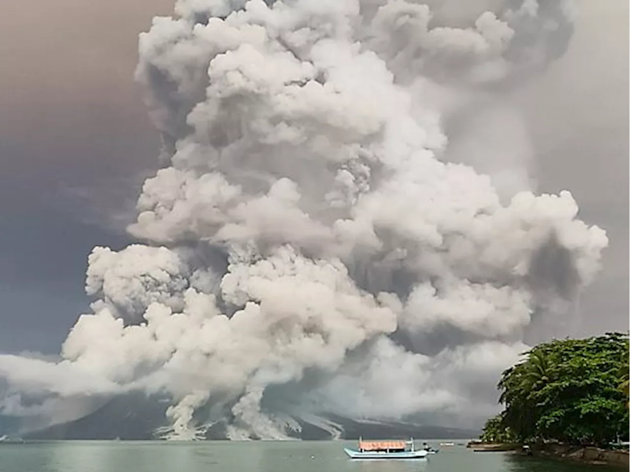 Vulkan Ruang in Indonesien kommt nicht zur Ruhe