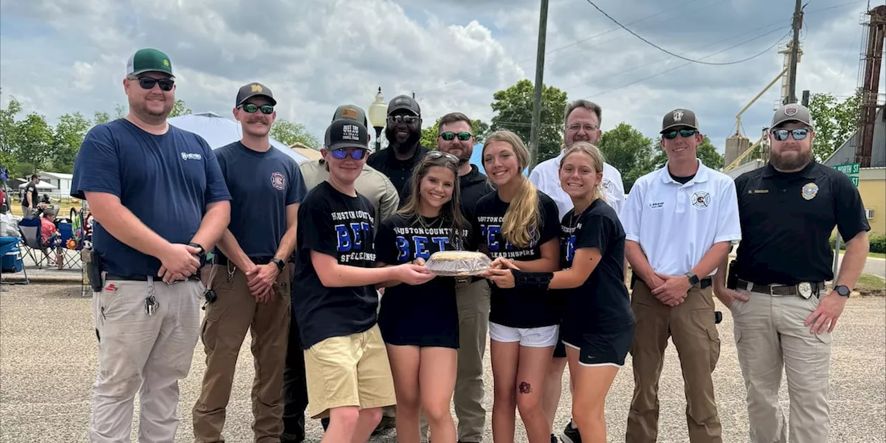 Houston County High School Beta Club raises $1,000 for school trip by auctioning a pound cake