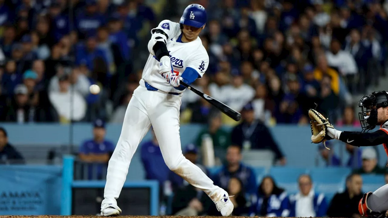 Shohei Ohtani hits 430-foot shot for first Dodgers home run