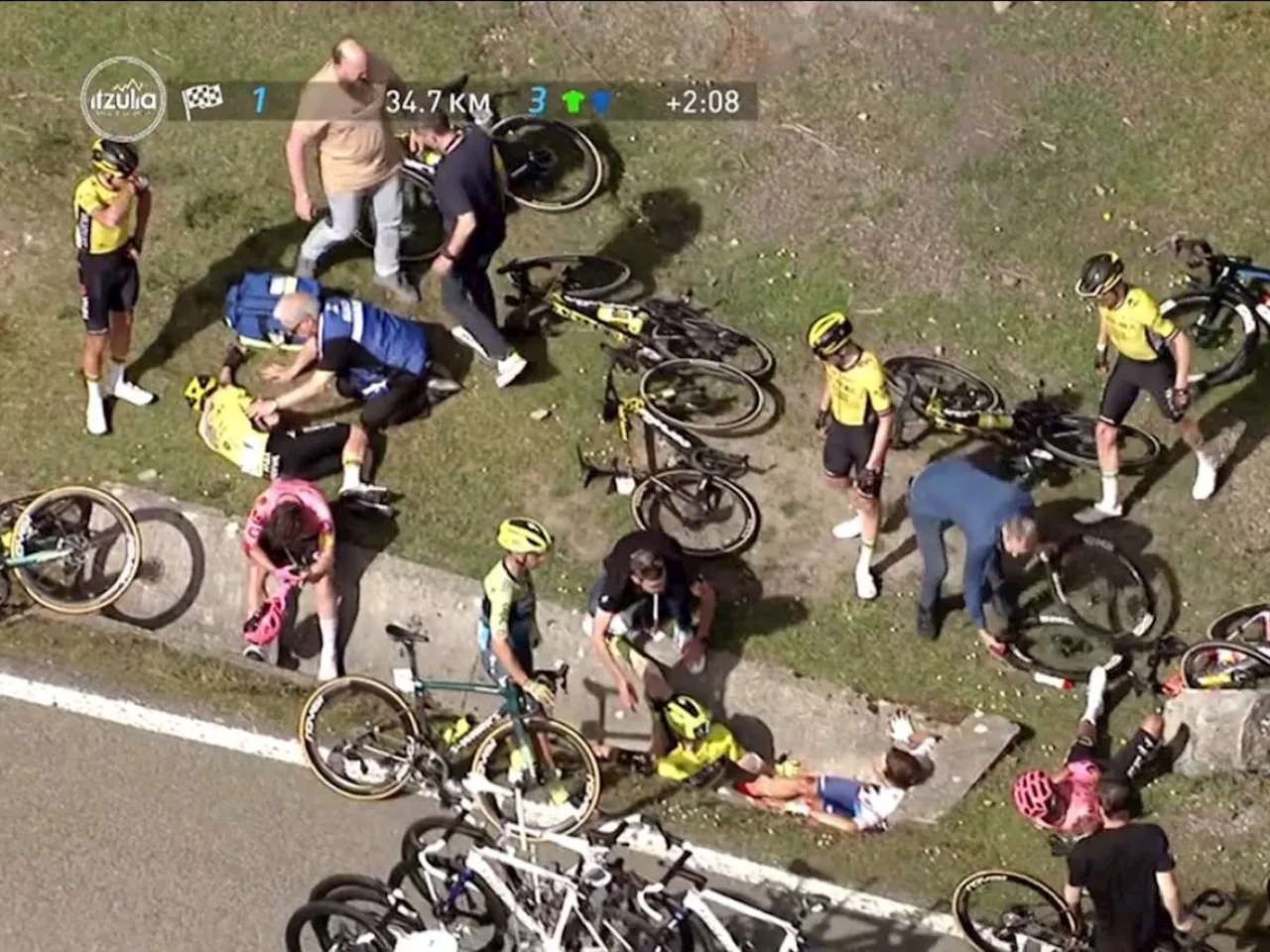 Giro dei Paesi Baschi, grave caduta per Vingegaard, Evenepoel e Roglic: cosa è successo