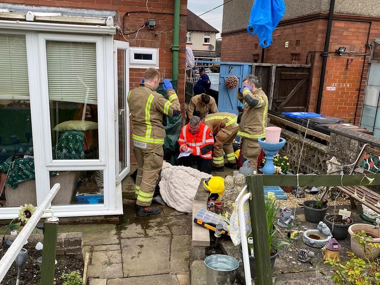 Firefighters forced to rescue gran, 83, after seven-hour ambulance delay