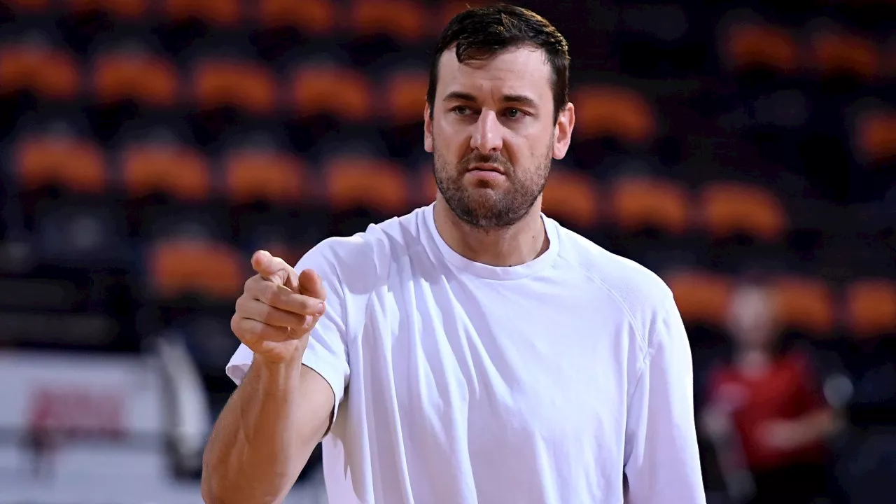 Andrew Bogut mocks AFL's illicit drugs policy, claims players offered him drugs
