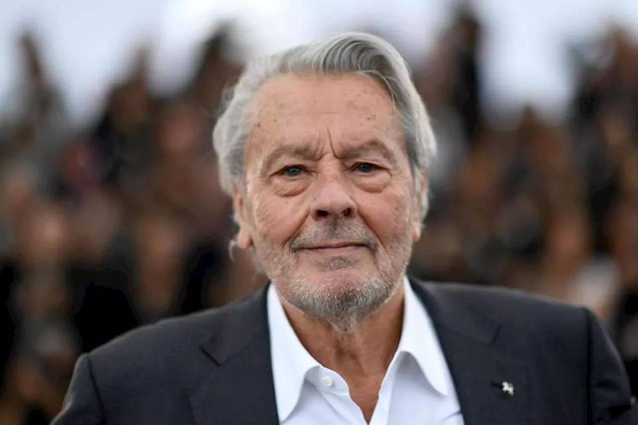 Alain Delon nomina un tutore per gestire il suo patrimonio