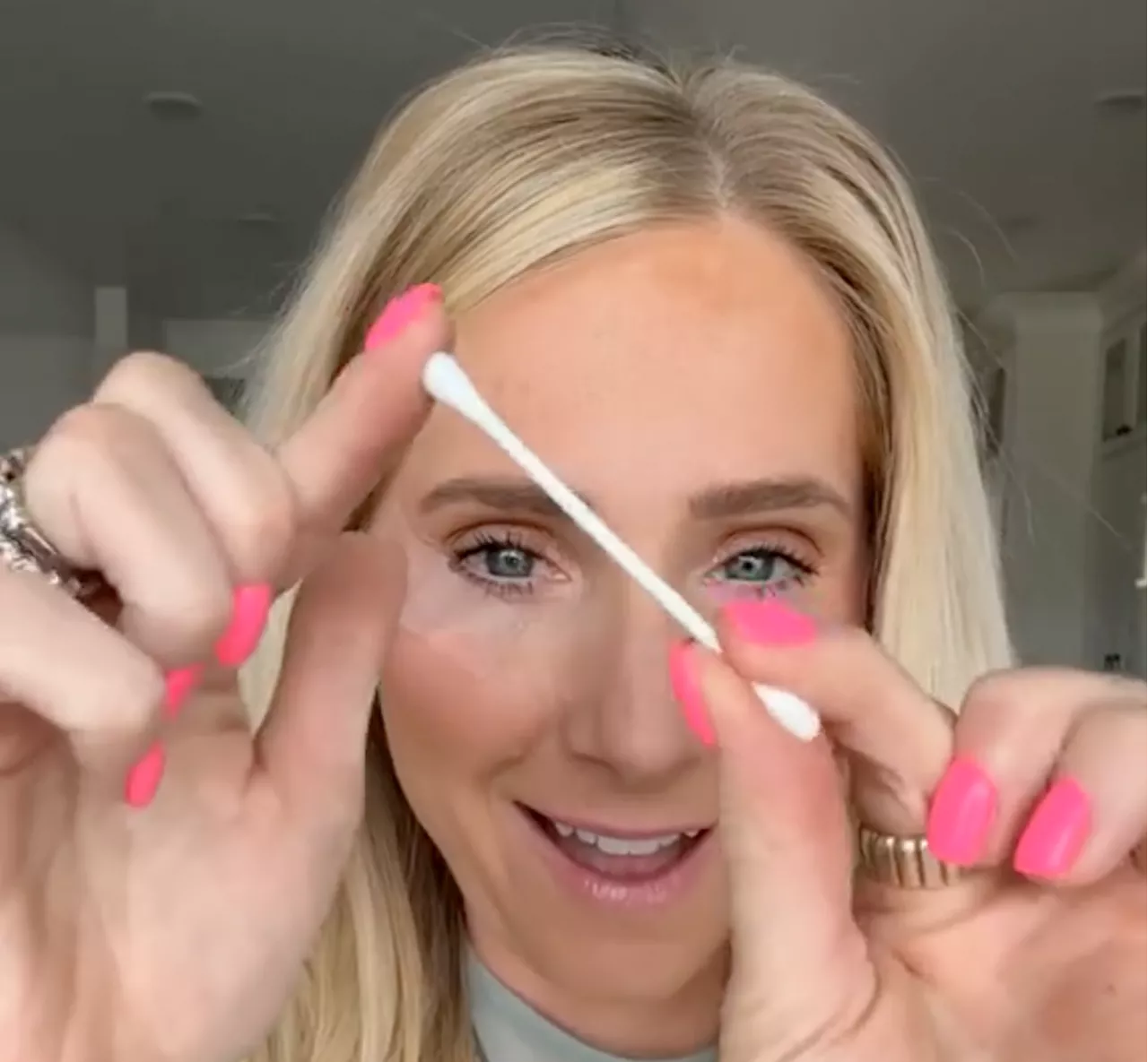 Makeup Artist Shares 5 Clever Beauty Tricks That Will Make You Look Years Younger