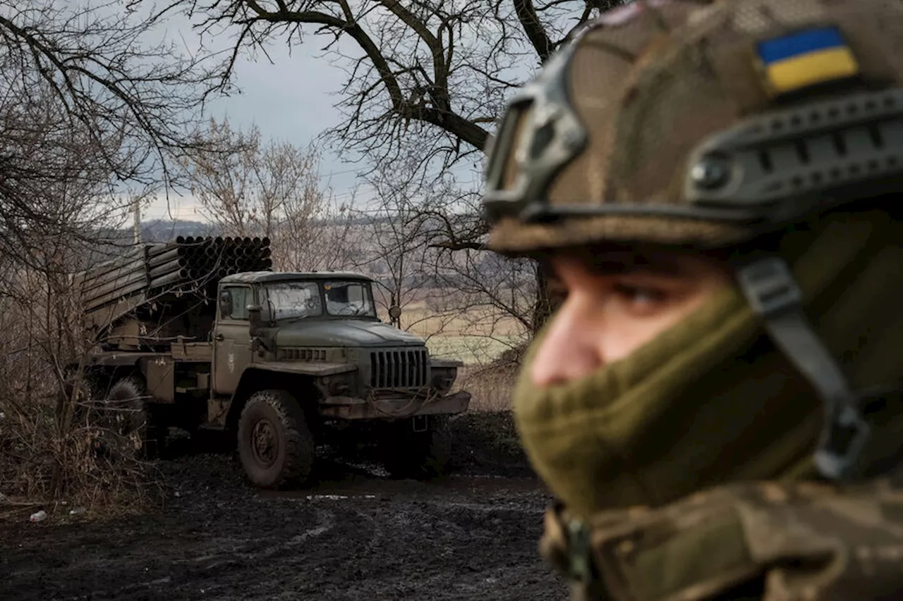 Российские военные выкопали скандально известную бронемашину «Азова»*