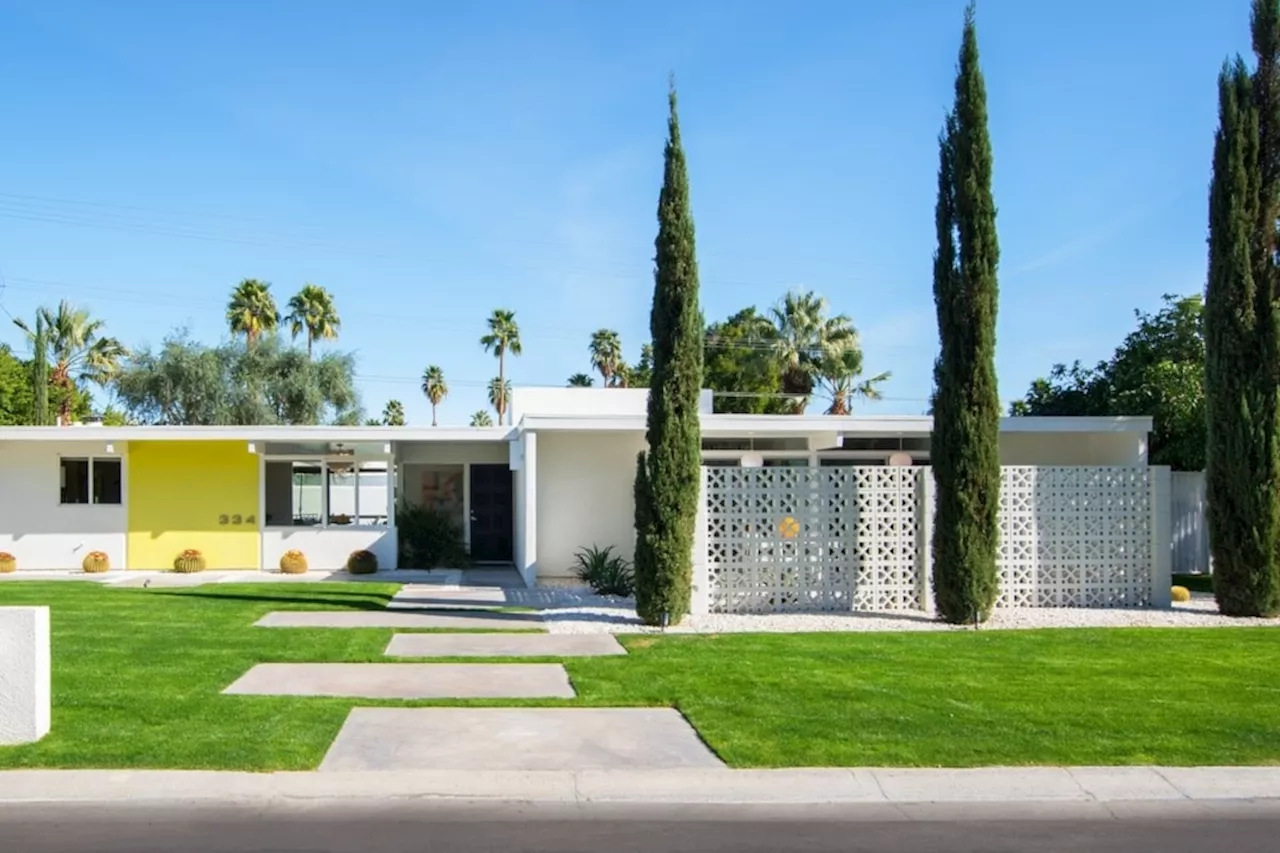 Heat and architecture lure Canadians to Palm Springs