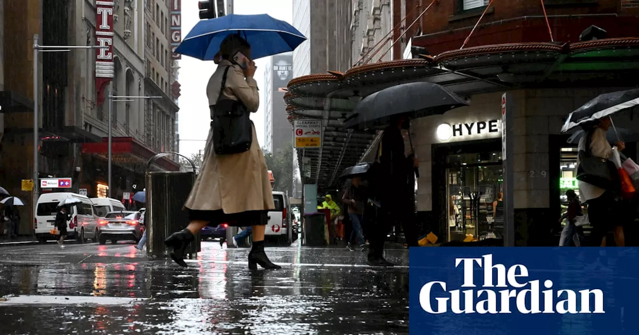 East coast weather: flood warnings for Queensland and NSW as BoM forecasts heavy rainfall