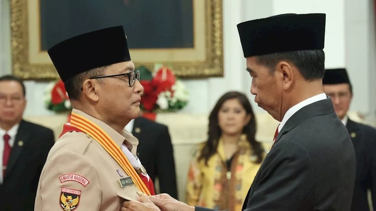 Kukuhkan Pengurus Kwarnas, Presiden Minta Perkuat Pramuka